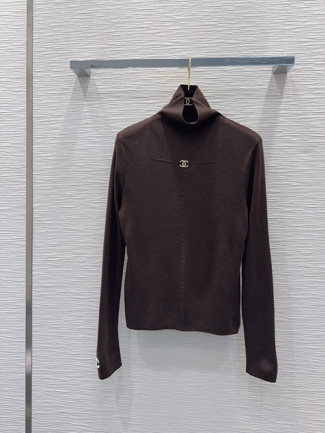 26New High-Neck Long-Sleeve Base Layer with Logo