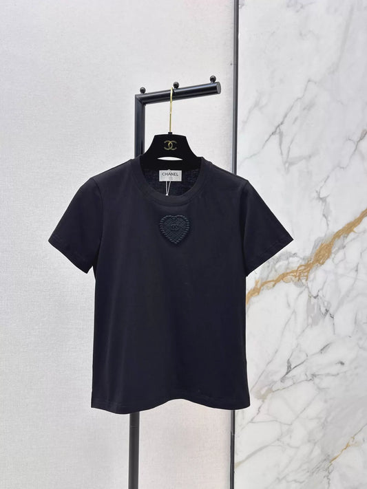 26ss Heart-embossed logo T-shirt