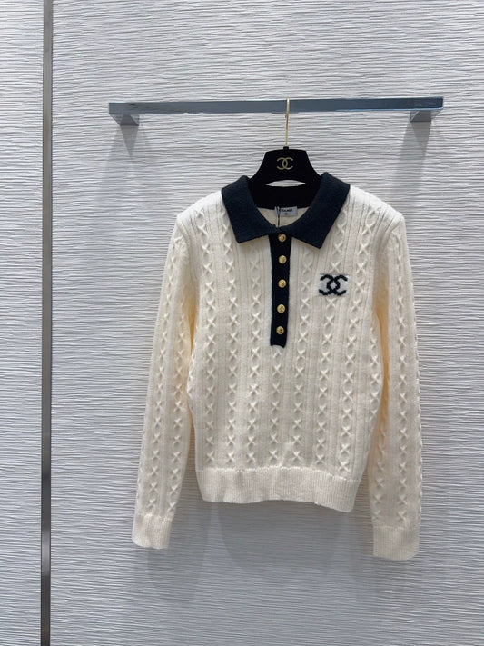 26New Classic Color-Block Sweater