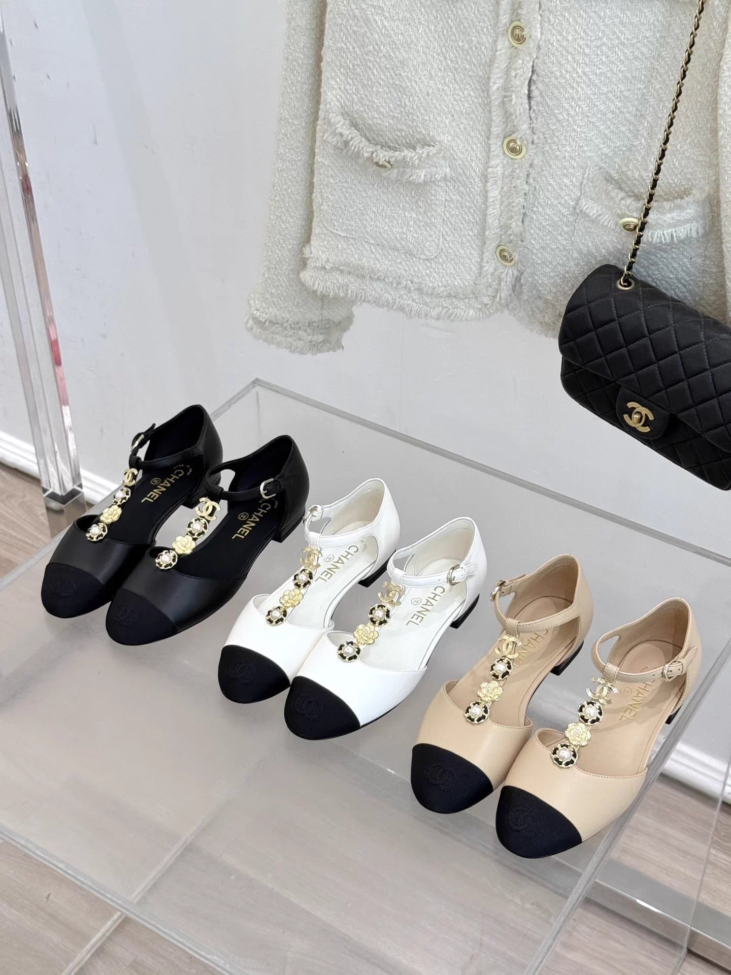 T-strap Mary Jane shoes