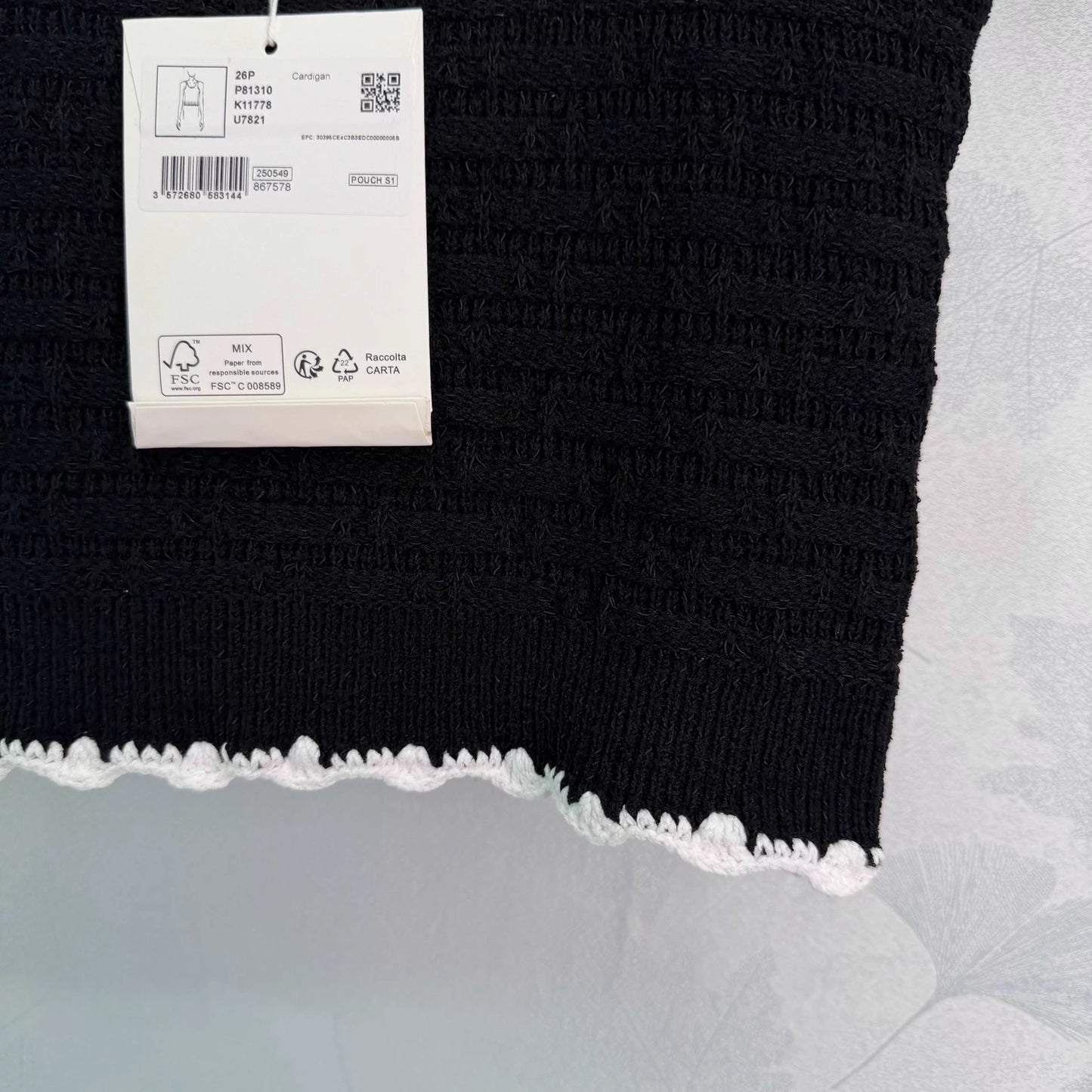 U-neck vest