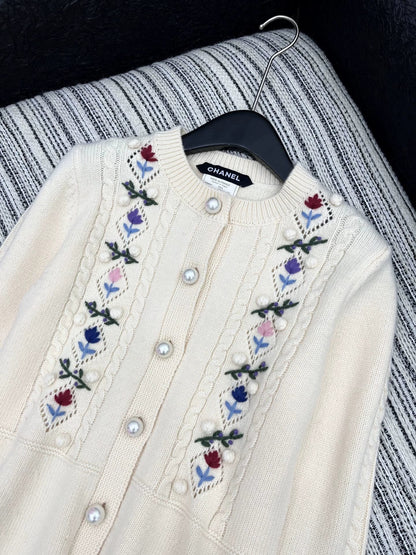 25fw Hook flower lotus leaf cardigan