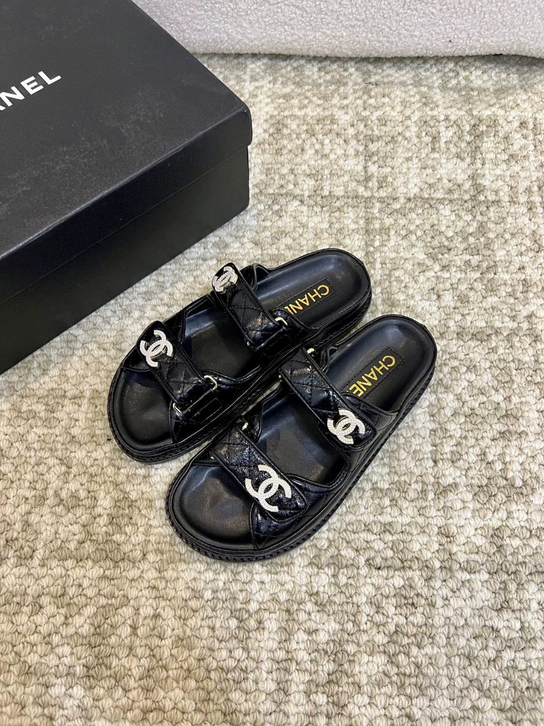 Velcro beach flip-flops
