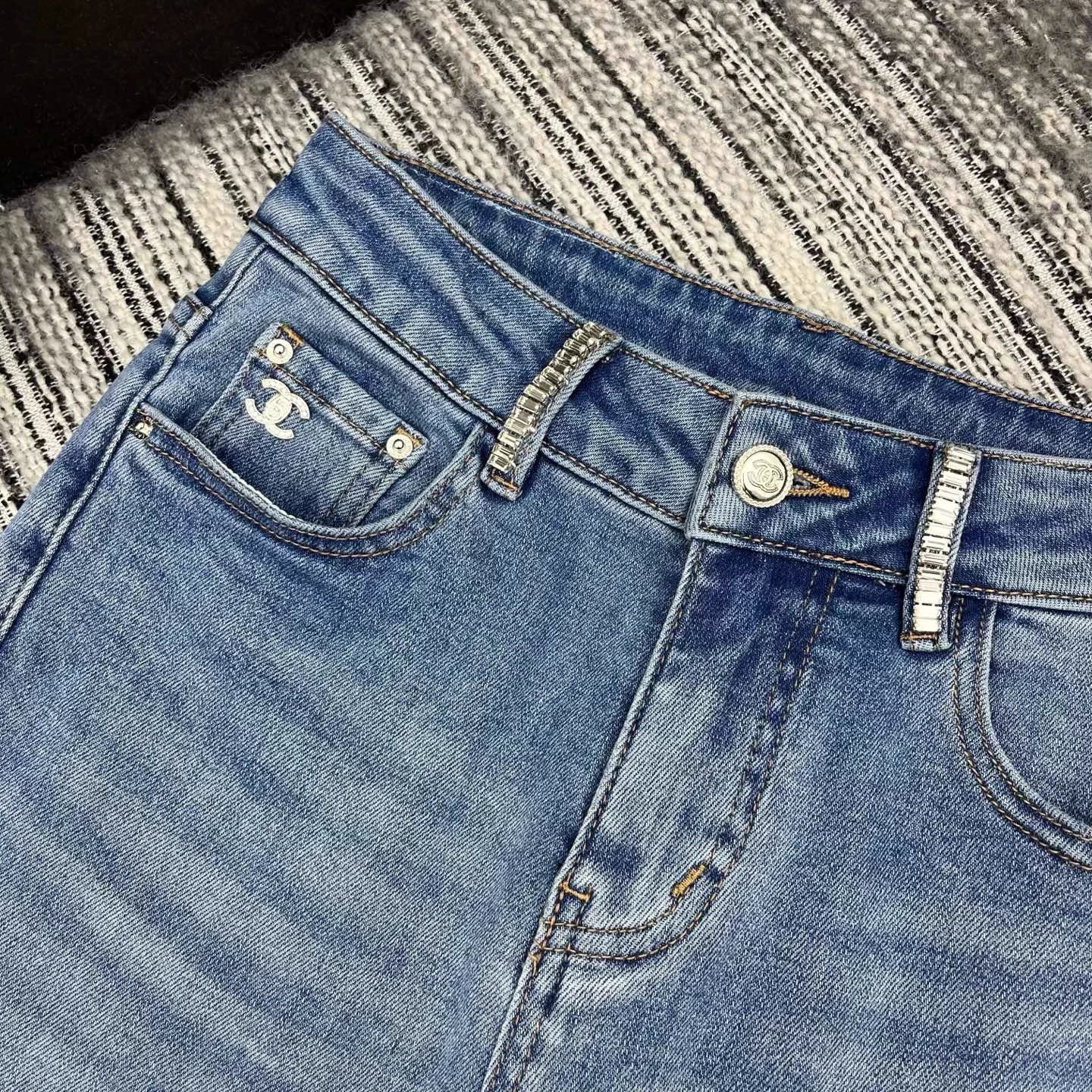 Rhinestone-studded flared jeans