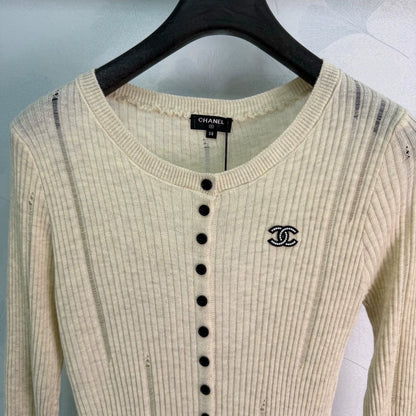 Chanel / 26 Early Autumn New Knit Sweater