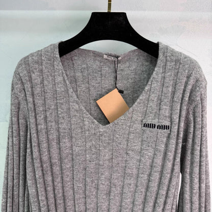 V-neck cashmere sweater.