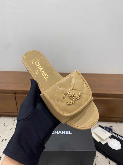 Backpack buckles slippers