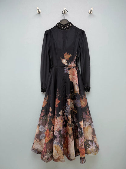 26New Vintage-Style Floral Dress with a Black Background