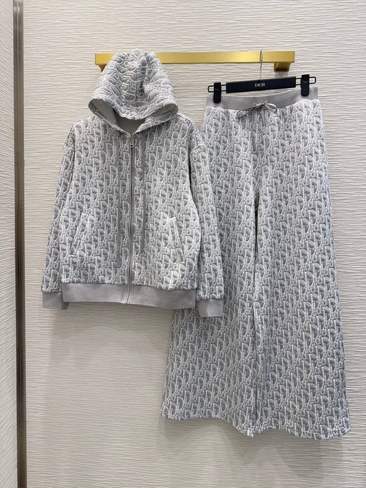 26New Letter-Jacquard Zip-Up Hooded Jacket and Trousers Casual Set