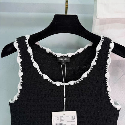 U-neck vest