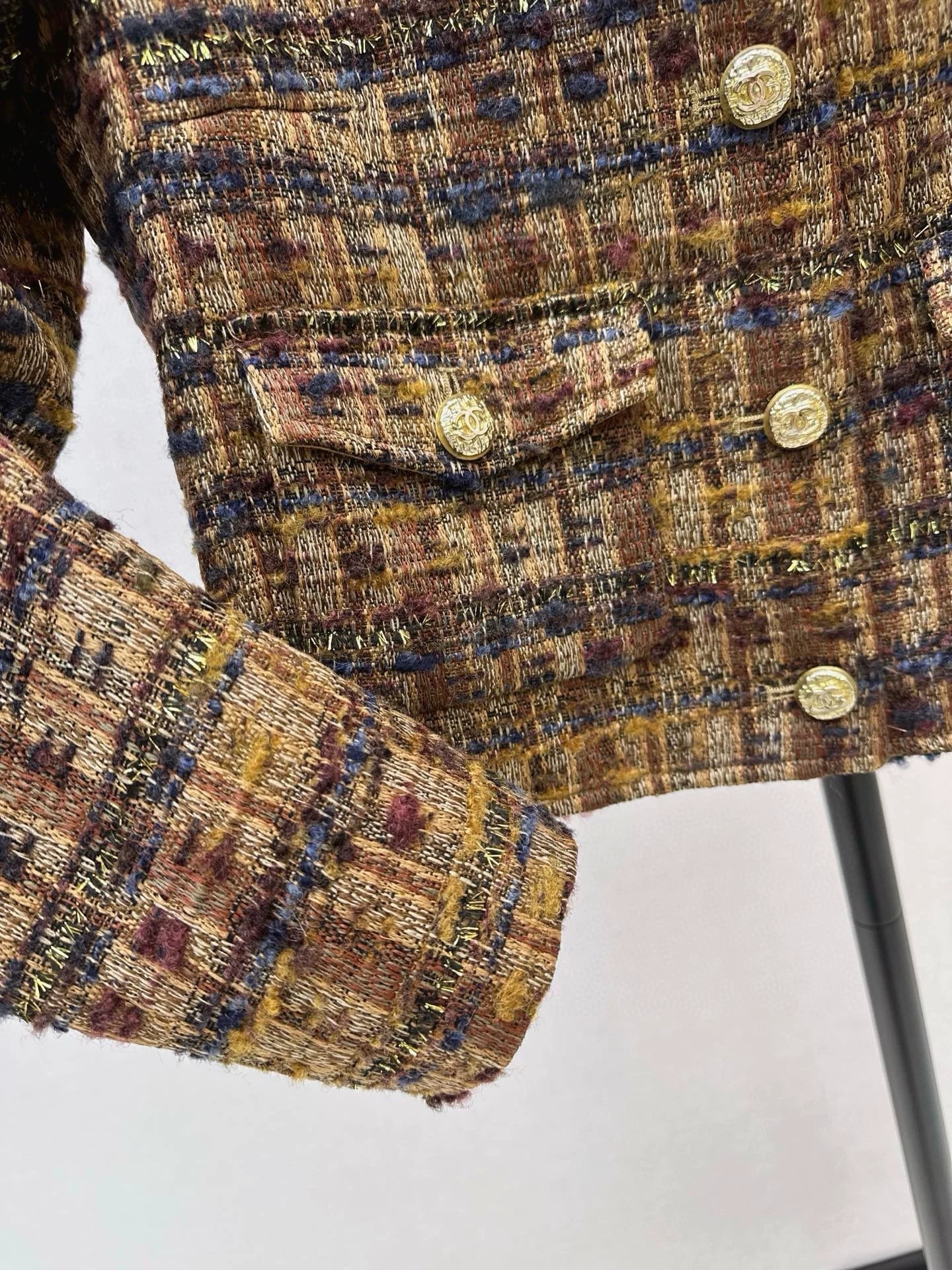 Color-blocked woven trim coat