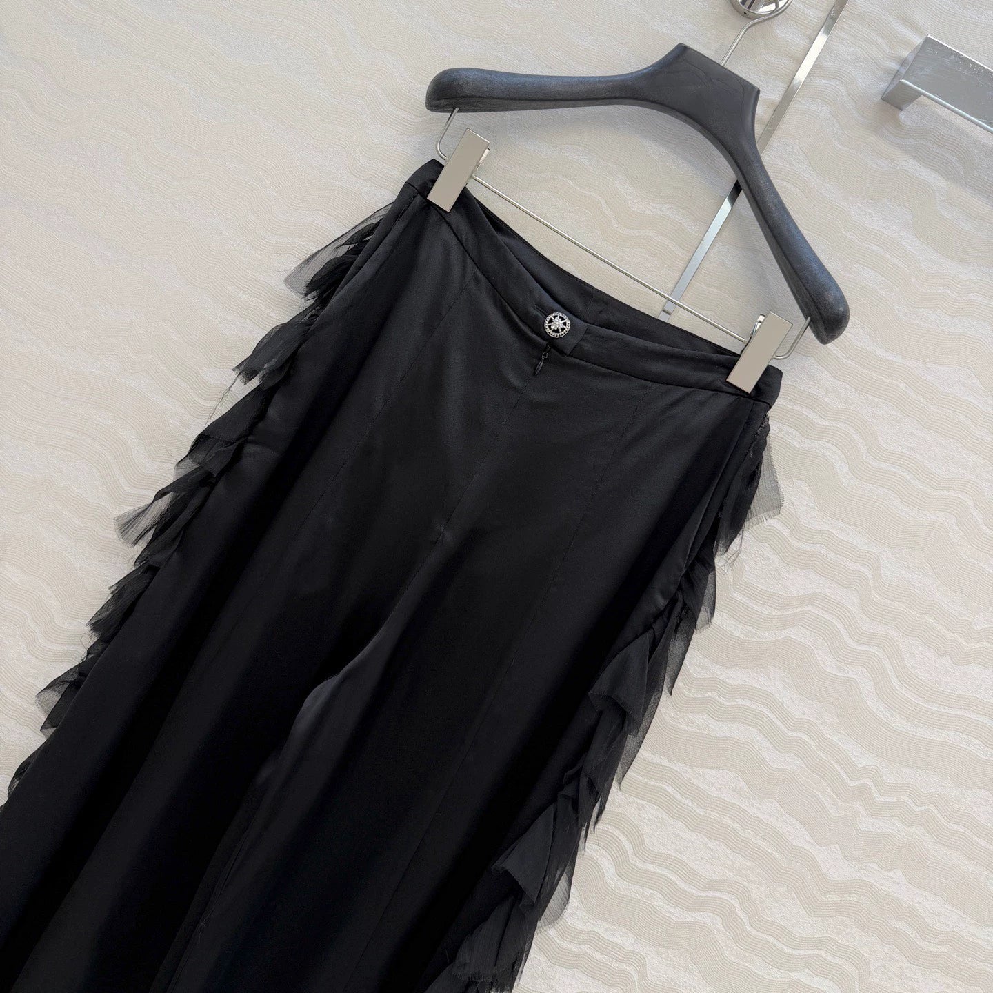 26ss Three-dimensional feather silk satin trousers
