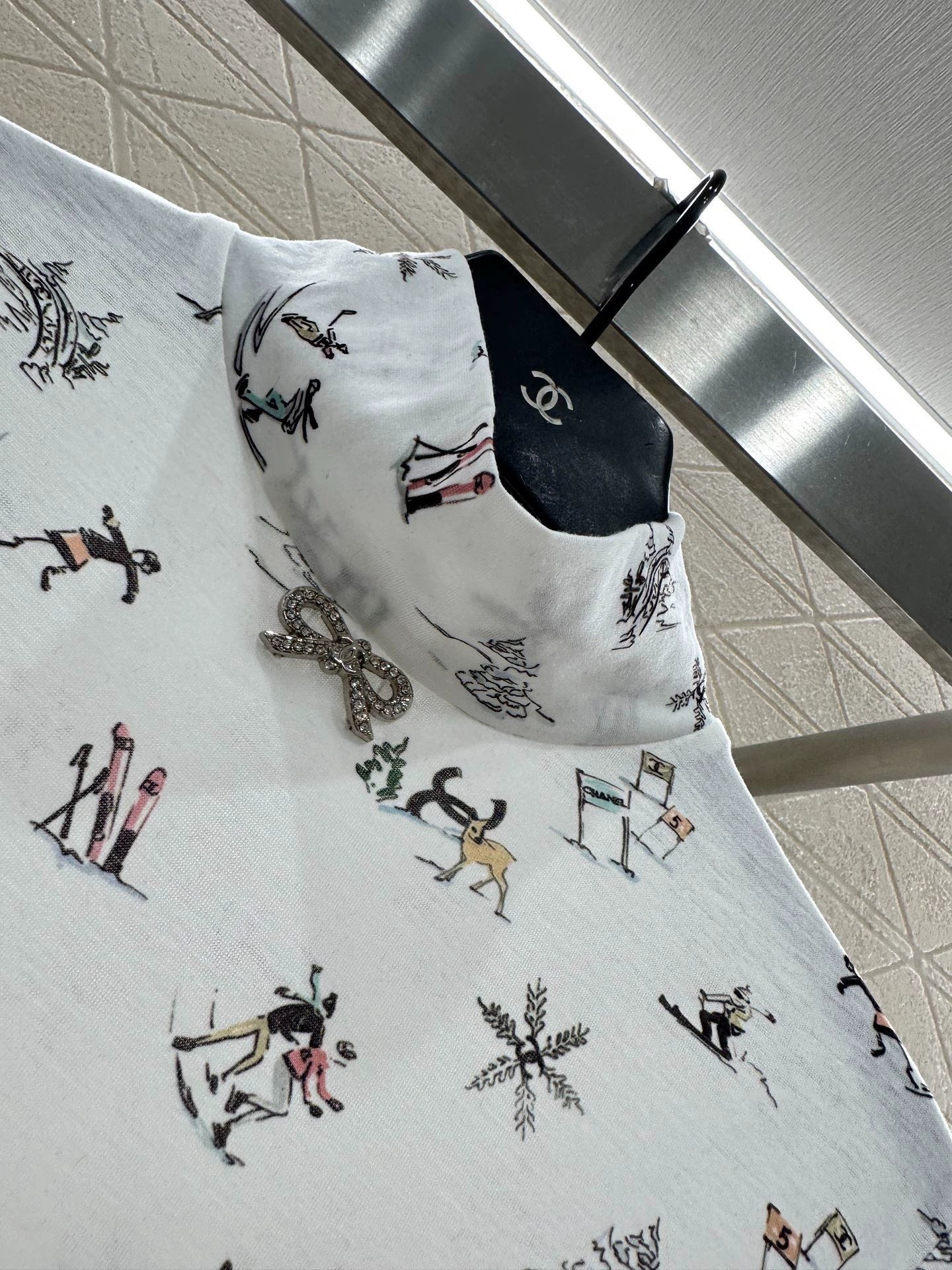 Slim fit ski print high neck top