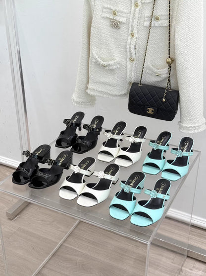 Square-toe peep-toe sandals