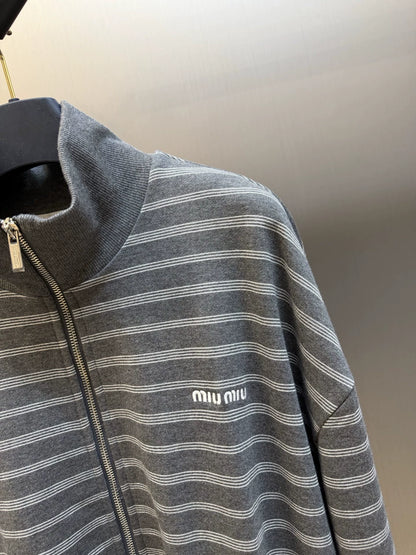 26 Grey-and-White Striped Stand-Collar Zip-Up Jacket