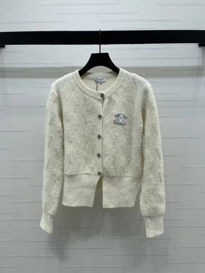 Heavy-duty beaded cardigan