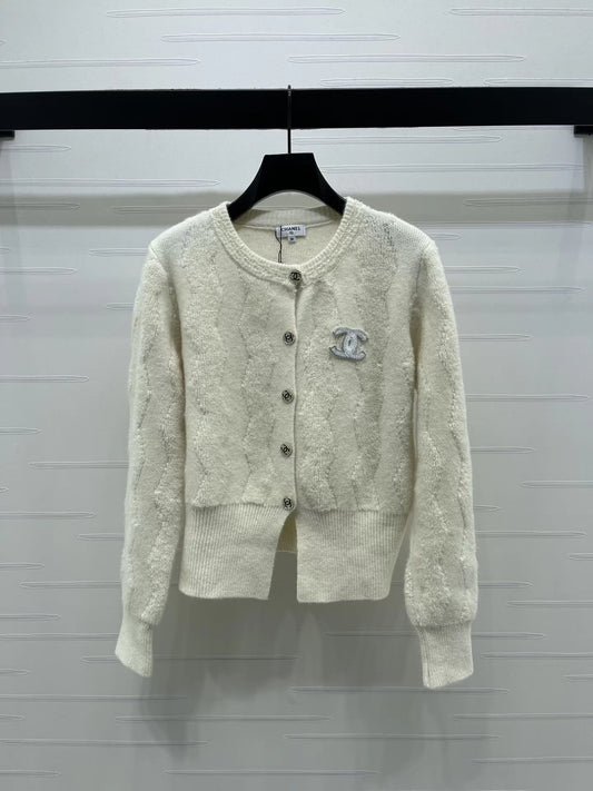 Heavy-duty beaded cardigan