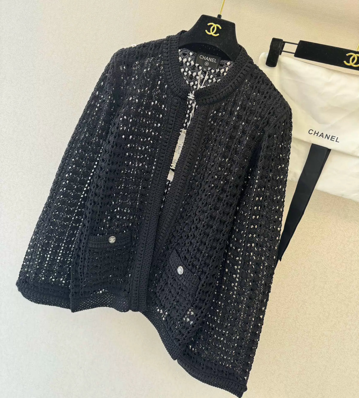 26New Early Spring Crew-Neck Cardigan