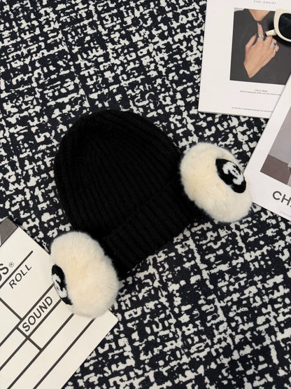 Earbag connected wool hat
