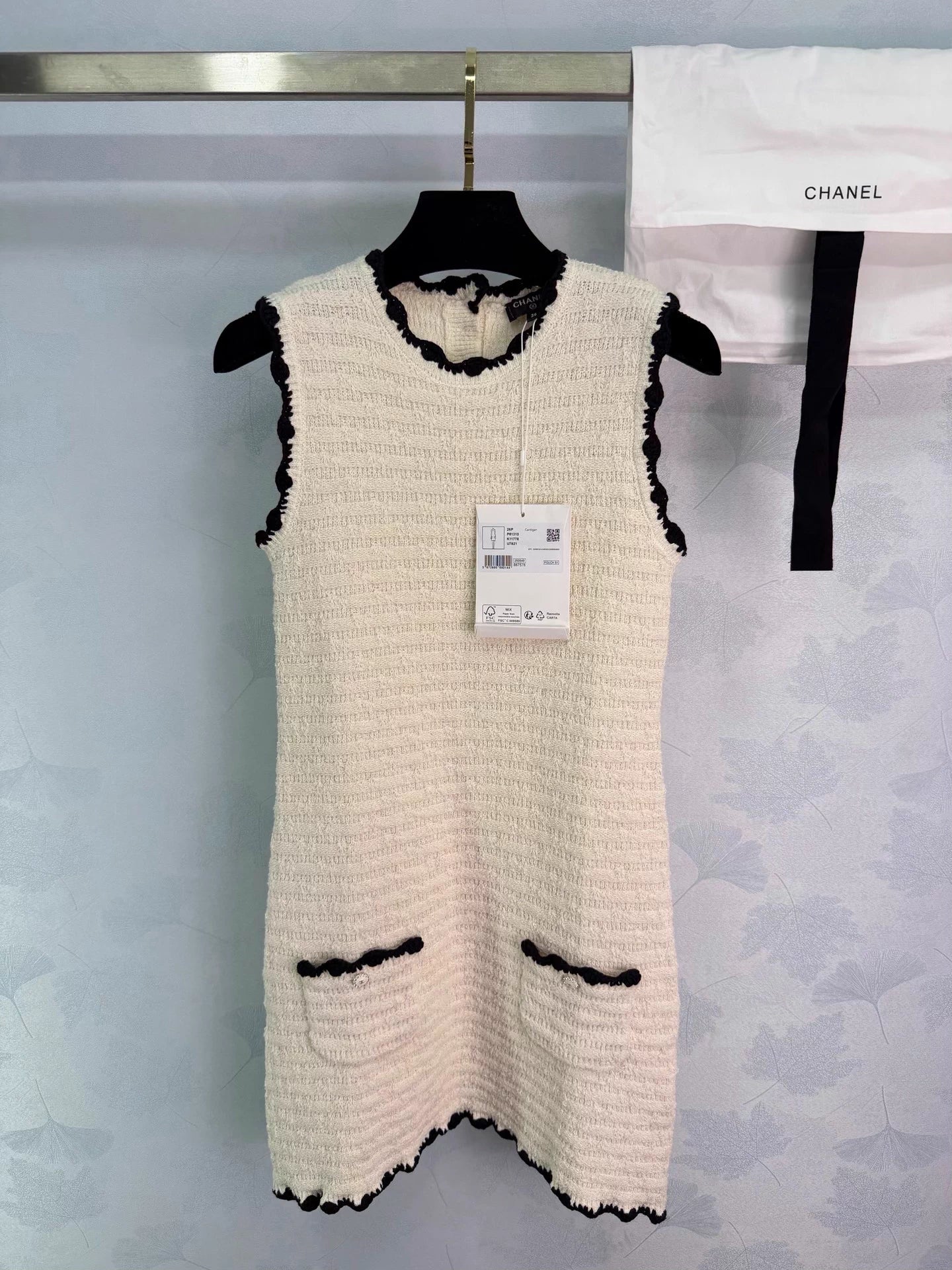 Knitted sleeveless dress