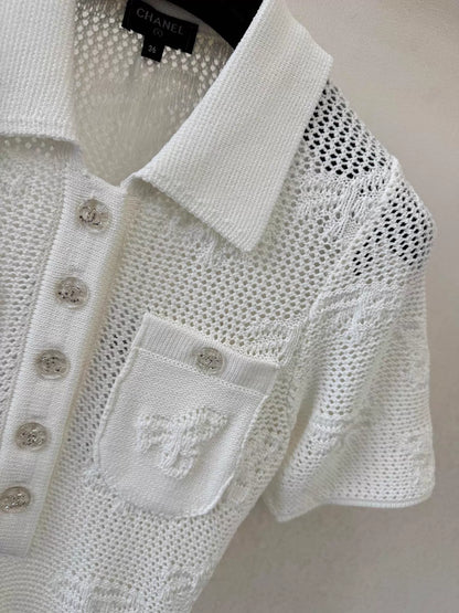 Short-sleeved knit top
