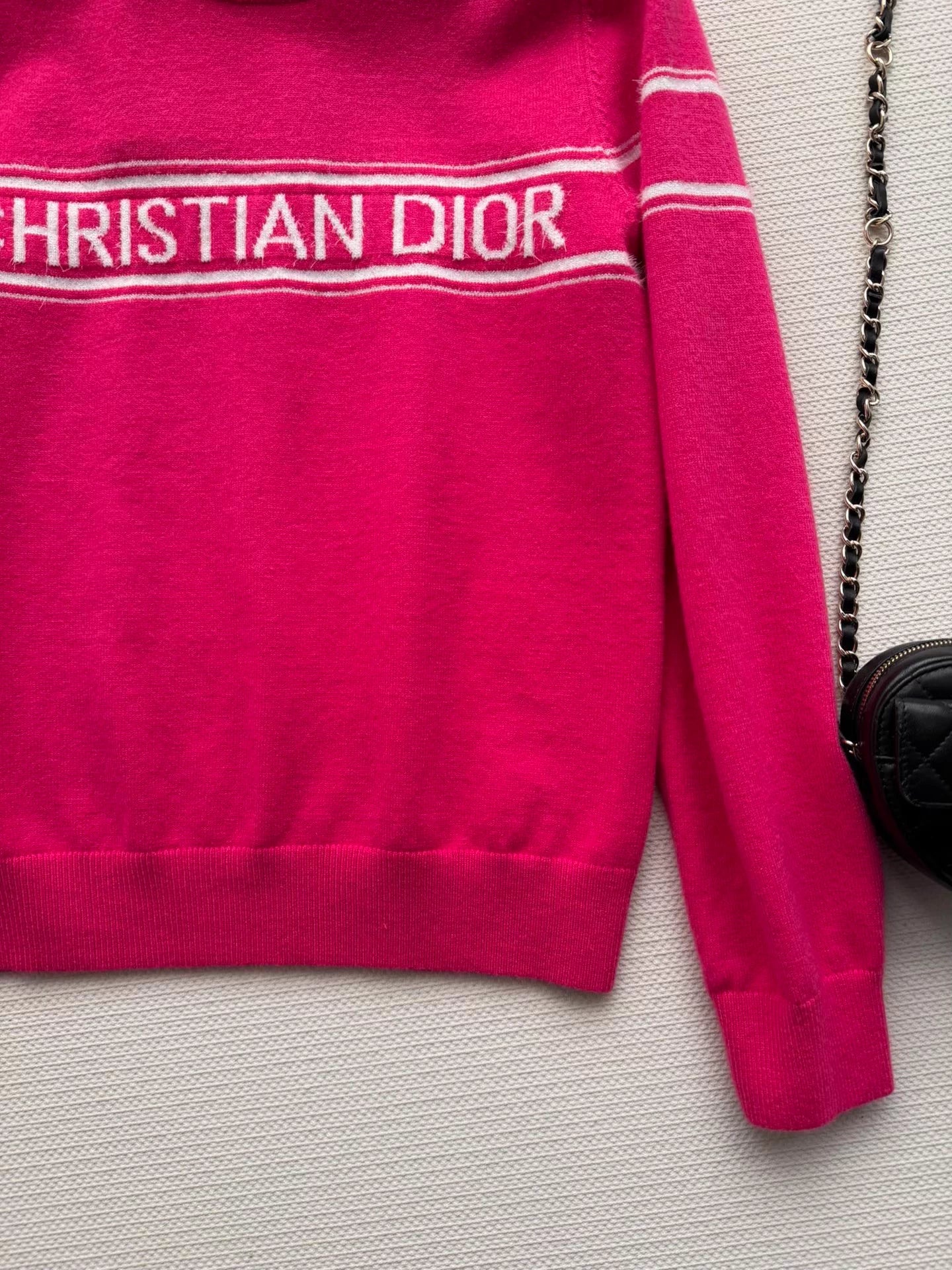 Long-sleeved sweater