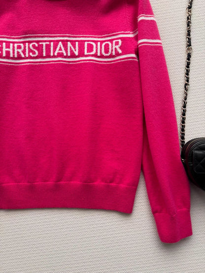 Long-sleeved sweater
