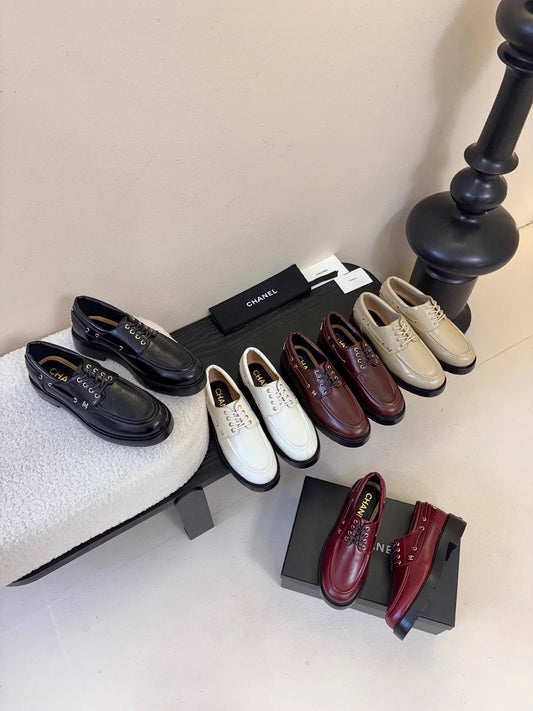 Double C buckle loafers
