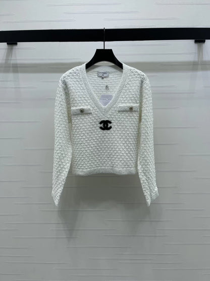 Heavy-duty sequined V-neck long-sleeved top