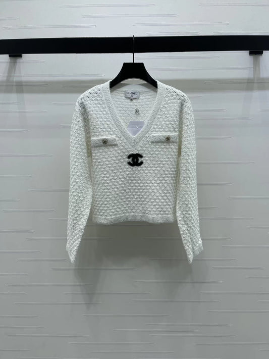 Heavy-duty sequined V-neck long-sleeved top