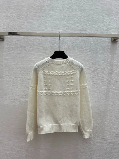 Jacquard round neck knitted long sleeved shirt
