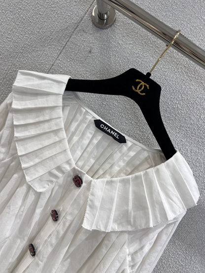 Single breasted pleated doll collar long sleeved shirt