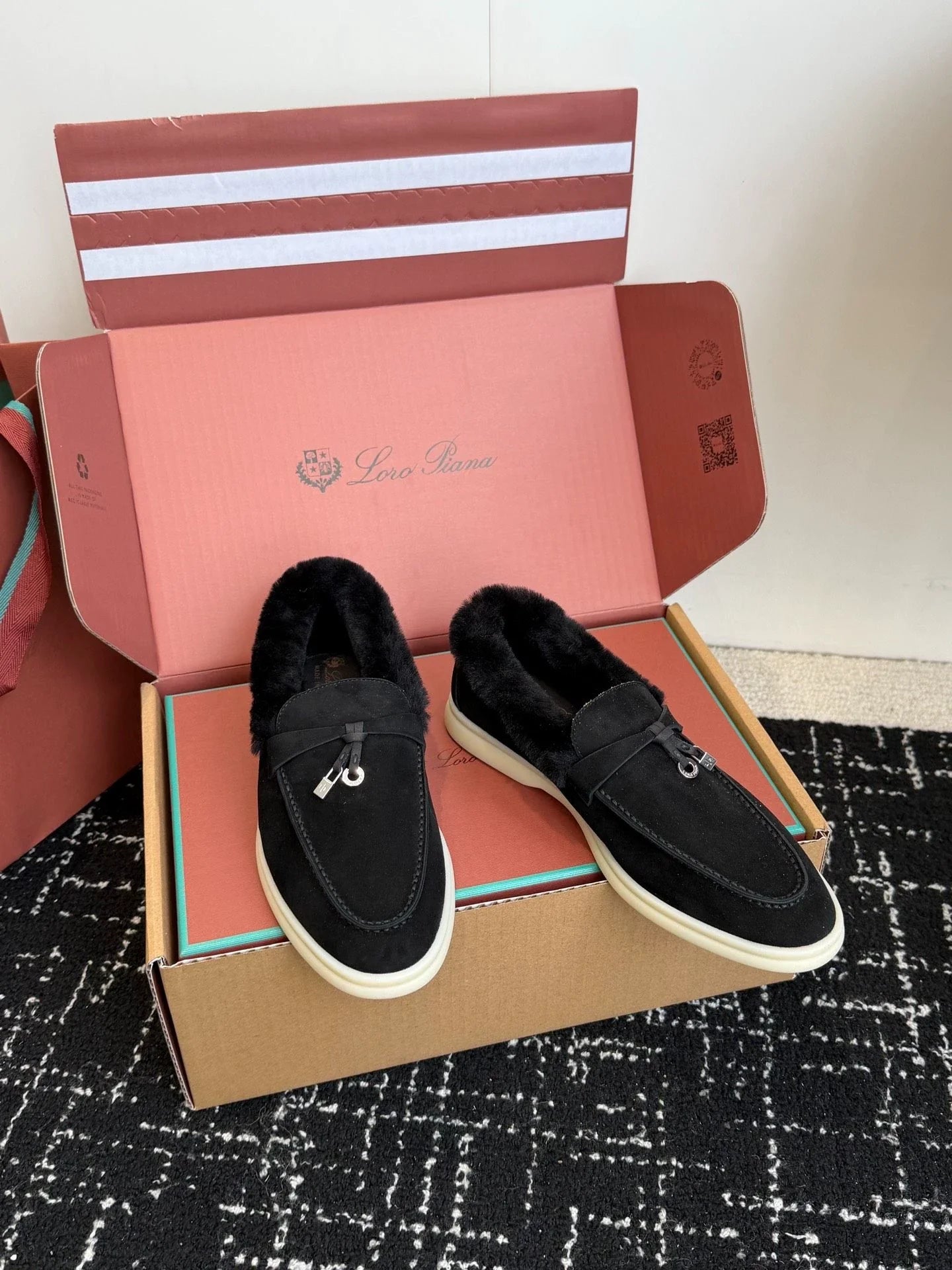 Pendant Loafers