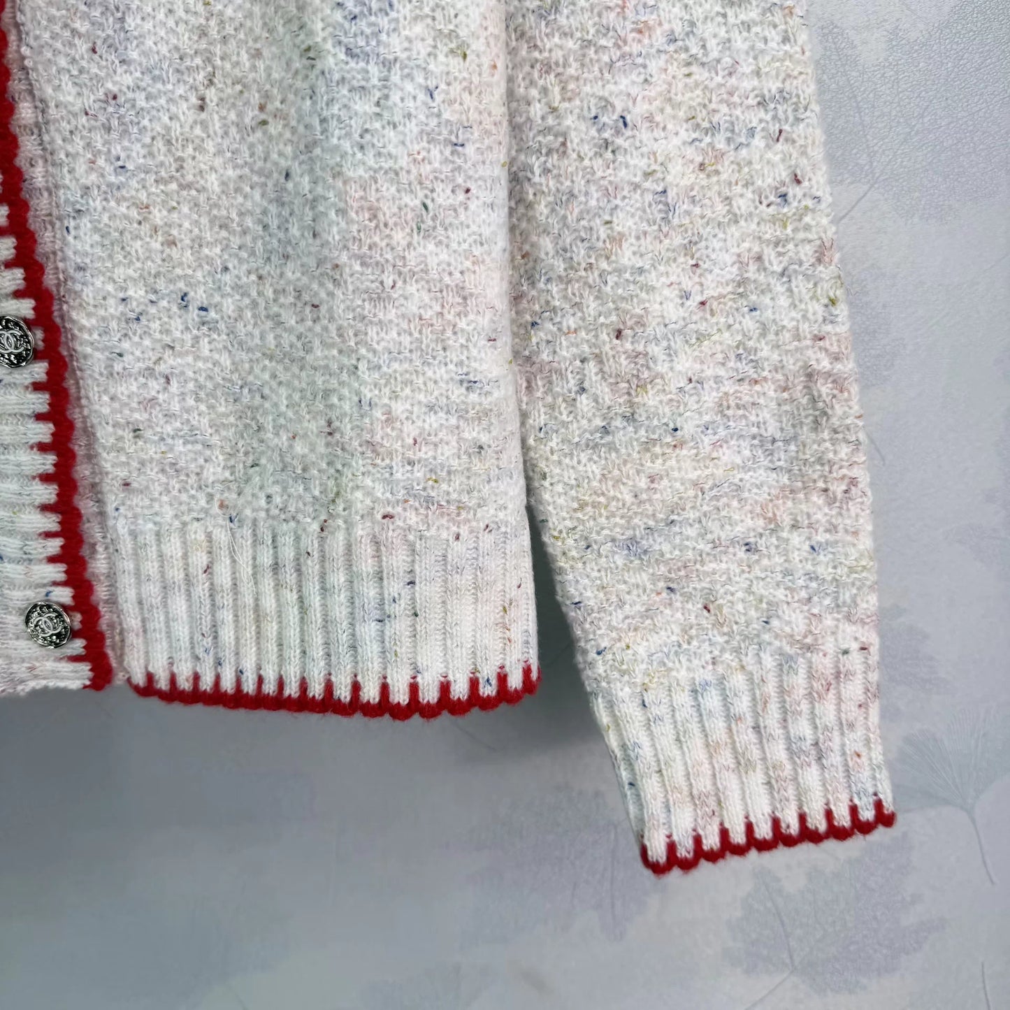 White blended yarn cardigan