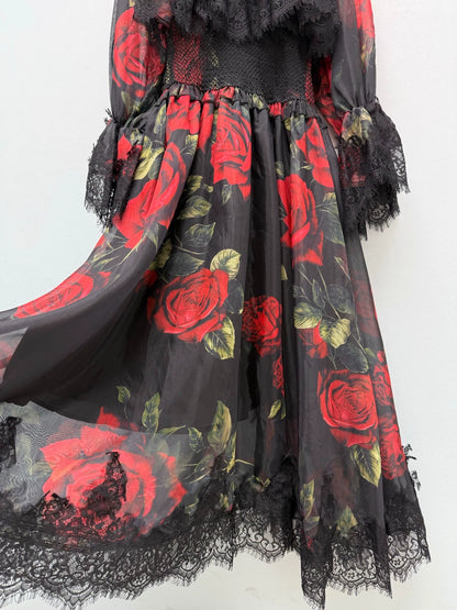 26Vintage-Inspired Lace Maxi Dress