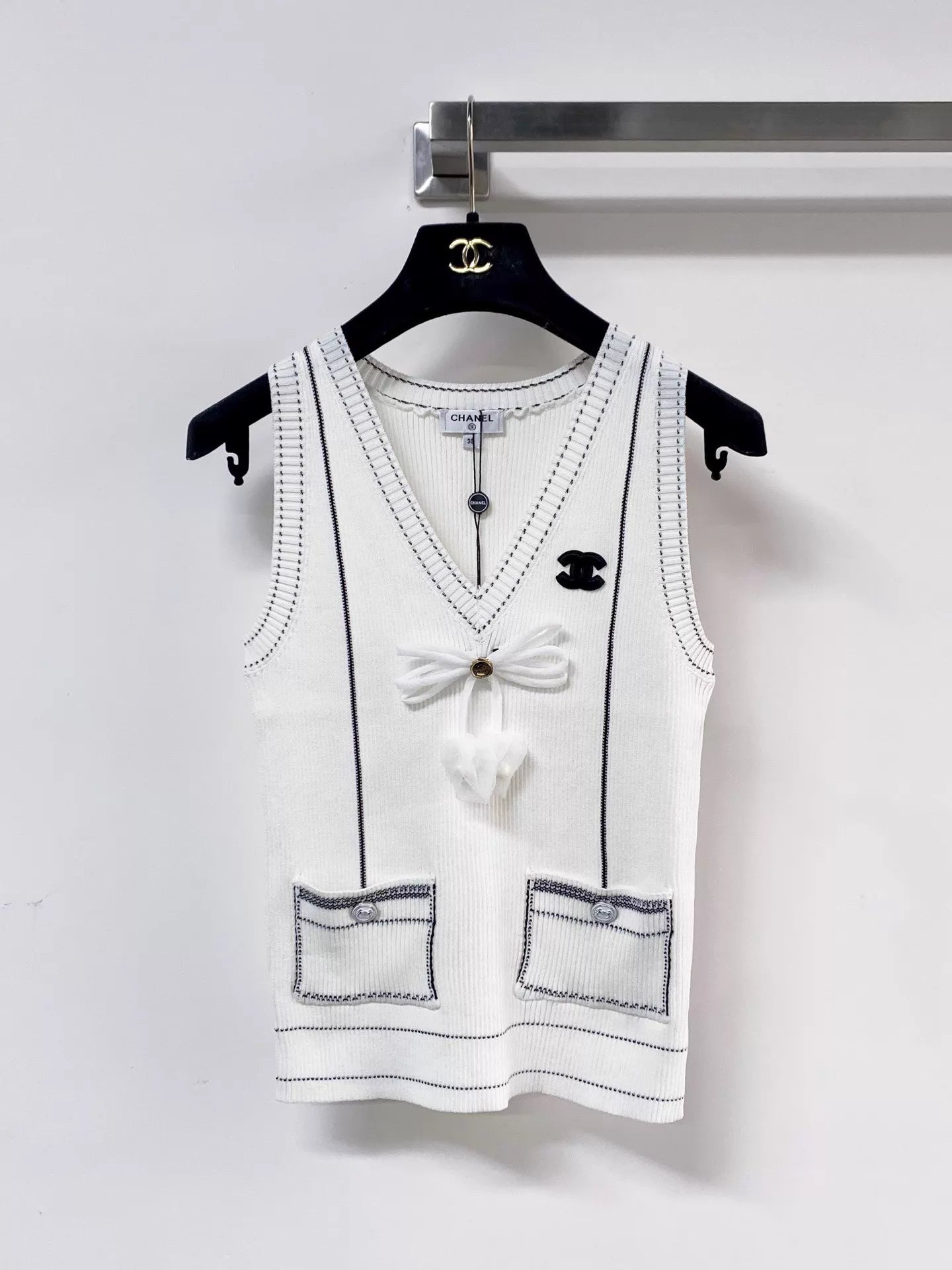 26ss V-neck Knit Vest
