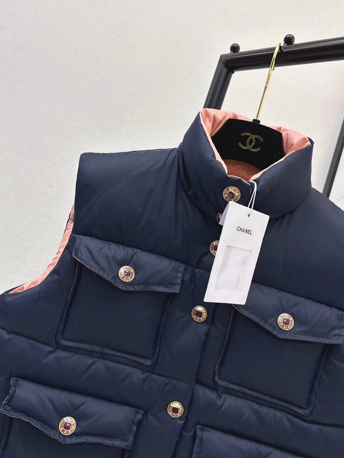 Stand-up collar down vest