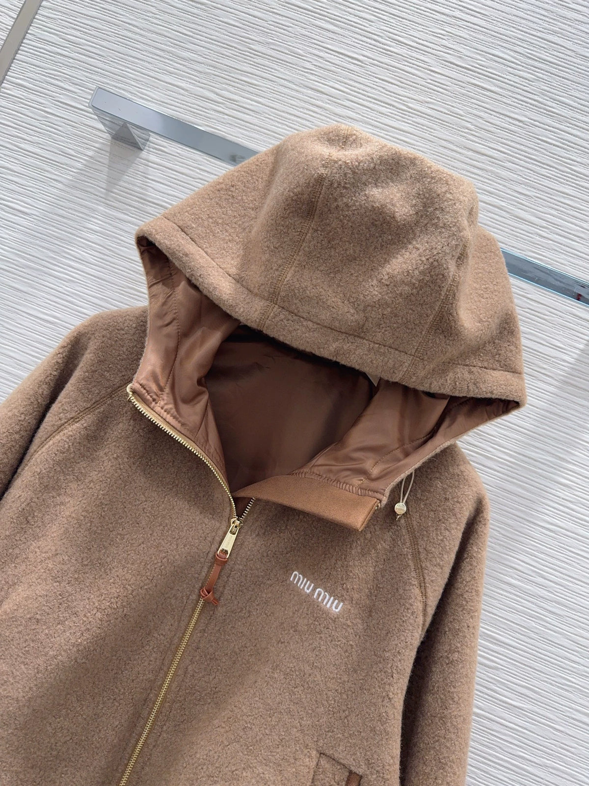26New Long-Sleeve Zip-Up Hooded Jacket with Letter Embroidery