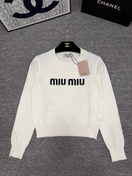 Color-blocked letter top