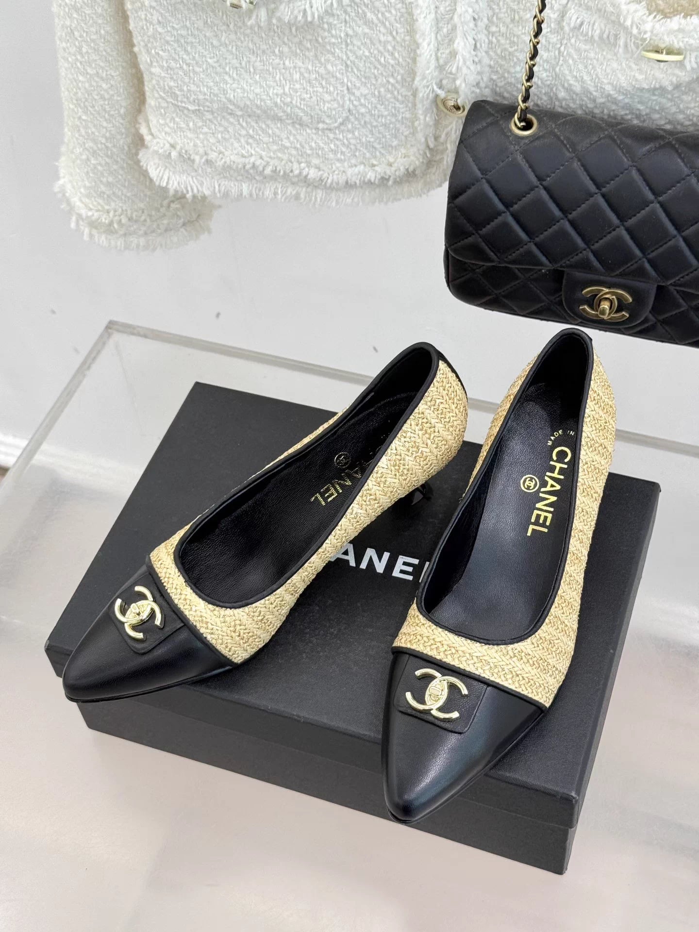 Double C flip-top pointed high heels