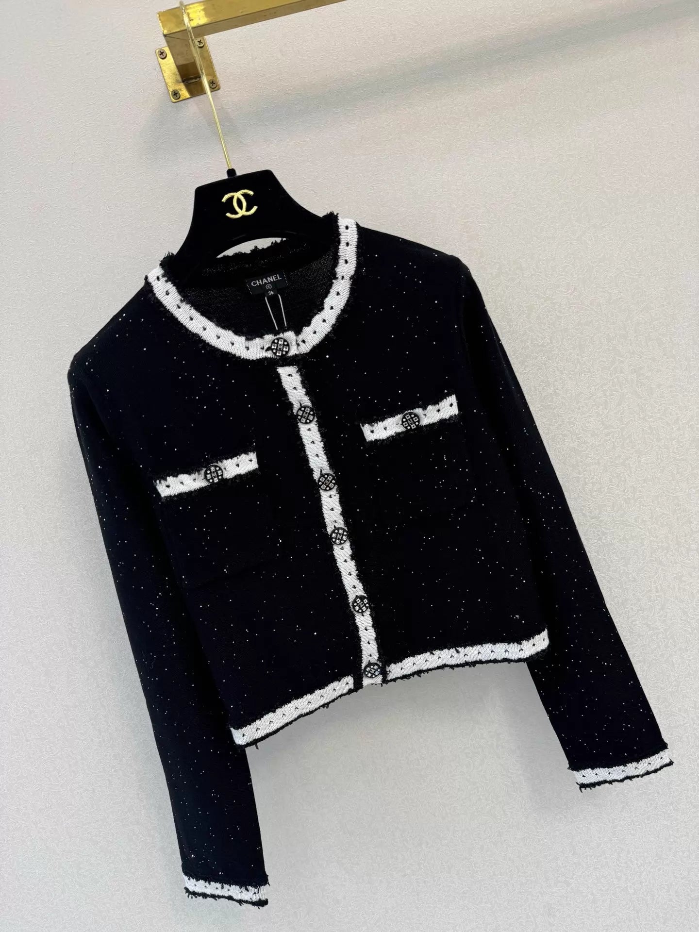 Double-pocket design jacket