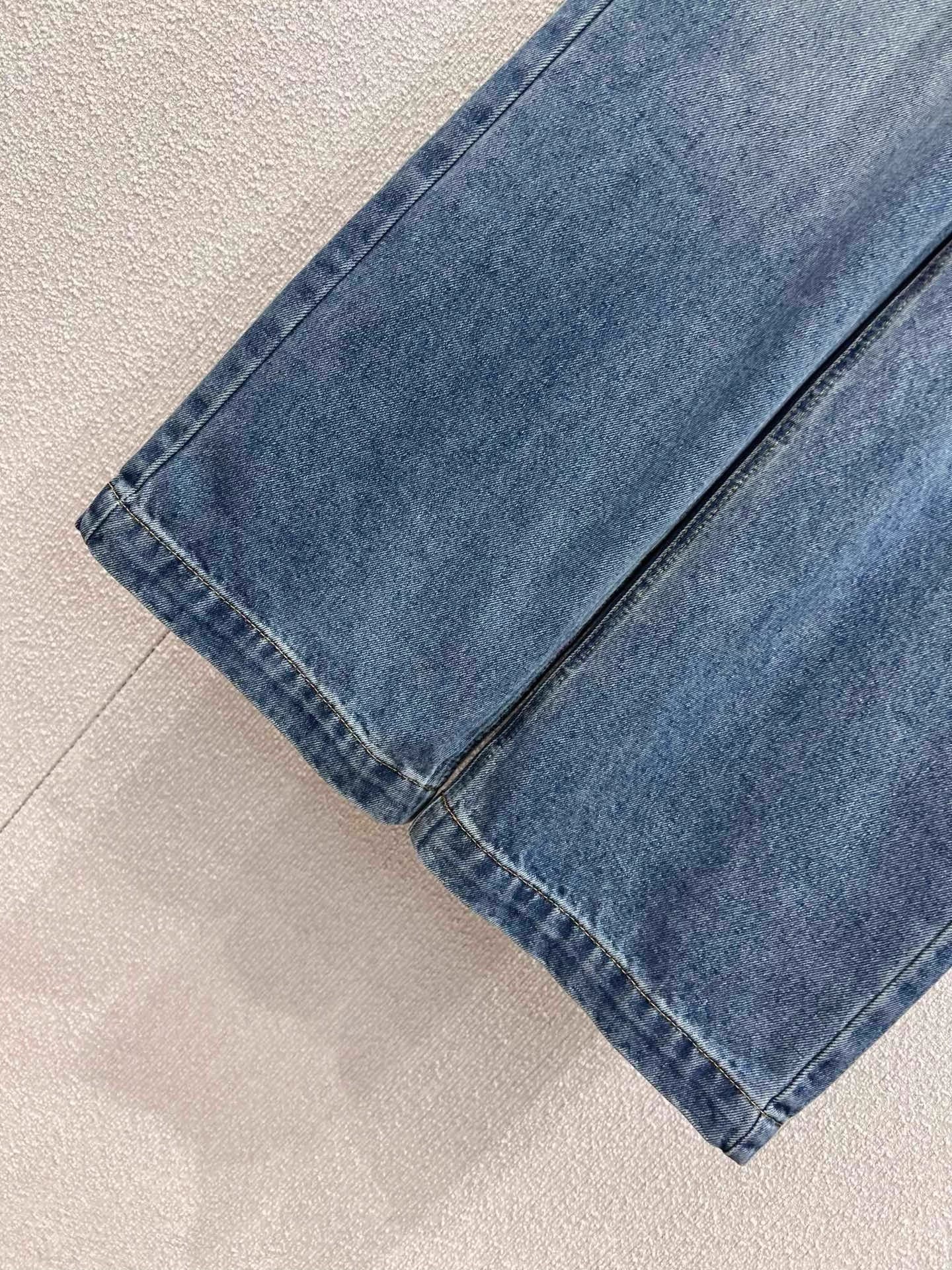 Color-blocked straight-leg jeans