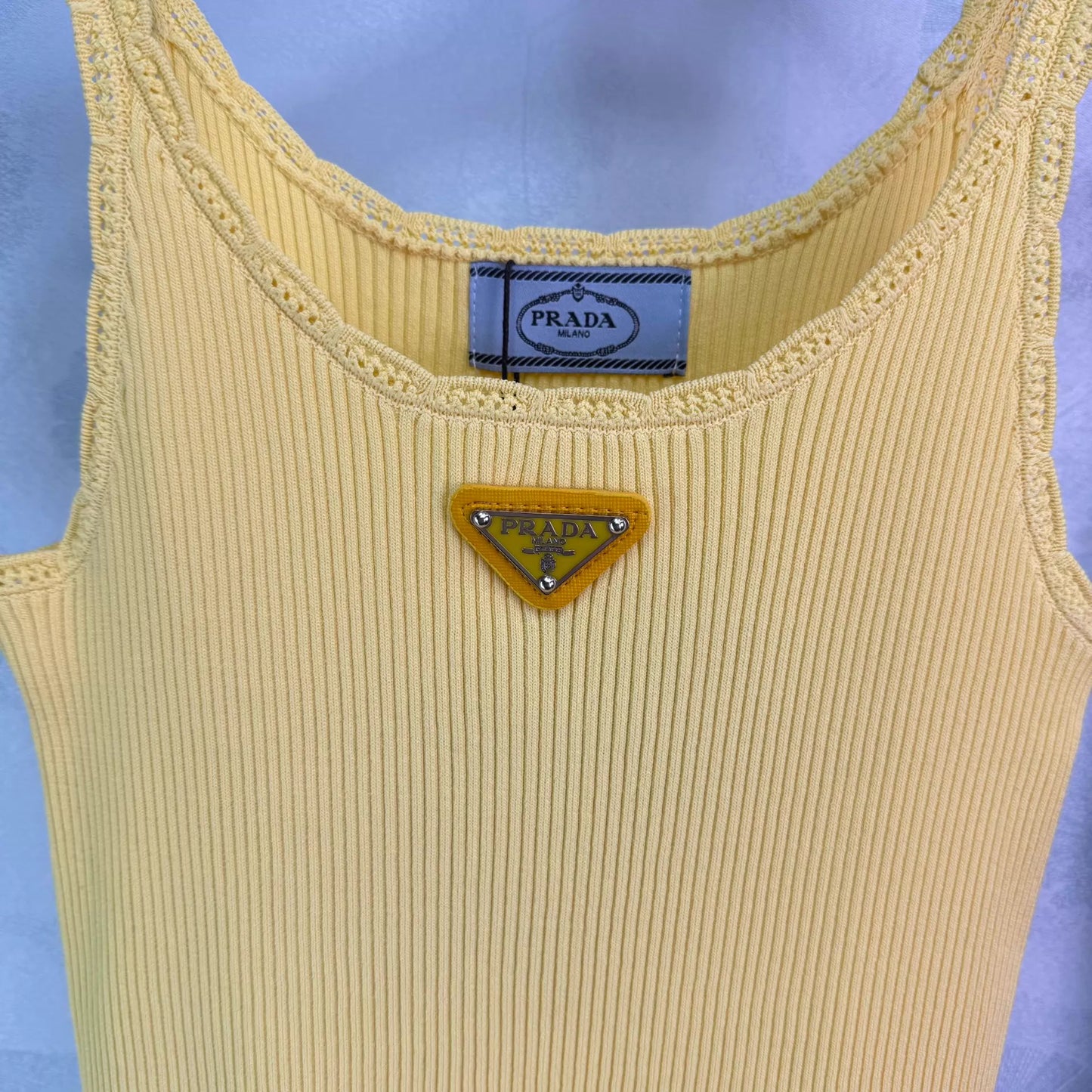 26ss Triangle logo lace camisole