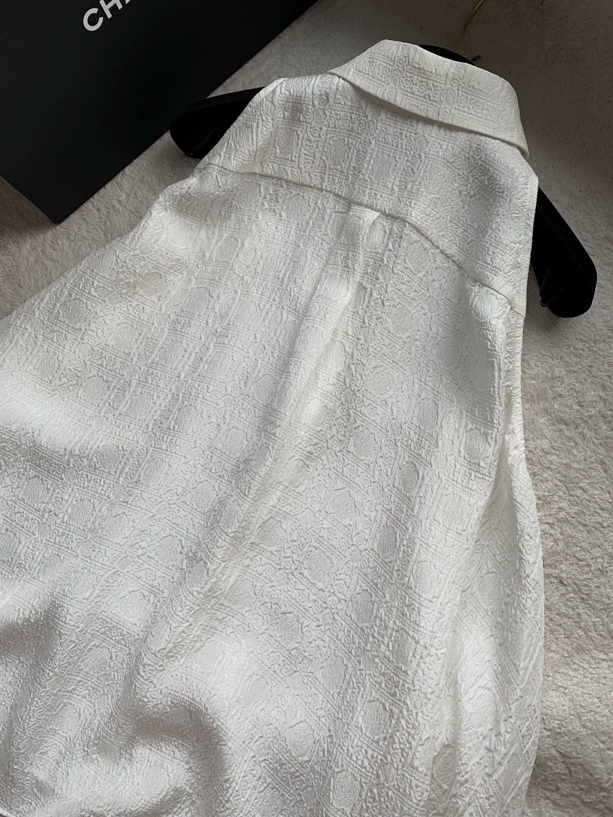 26Early Spring Collection: White Off-the-Shoulder Silk Shirt
