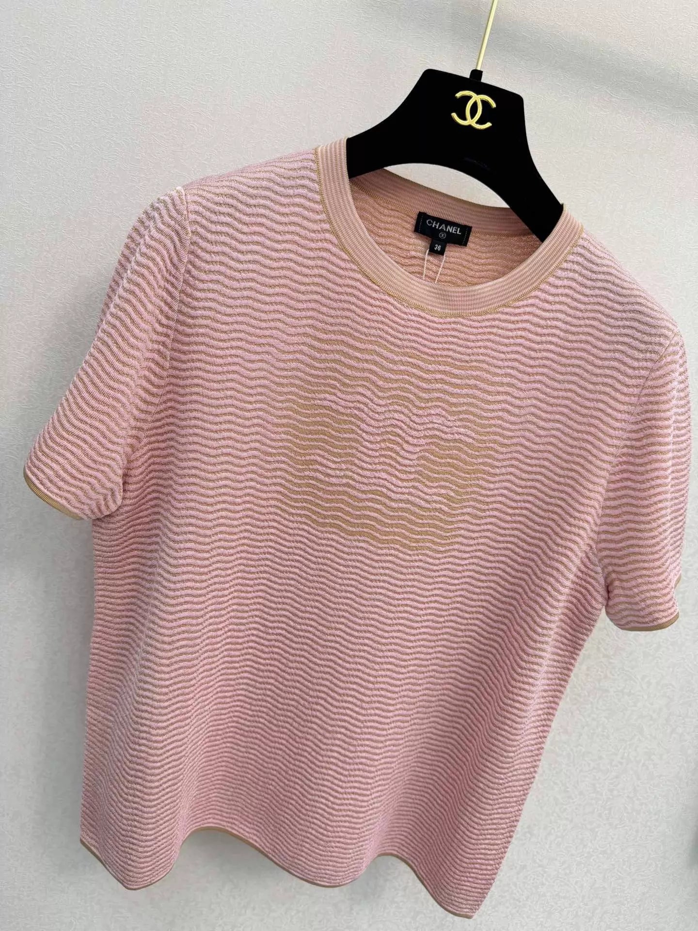 Striped knit short-sleeved shirt