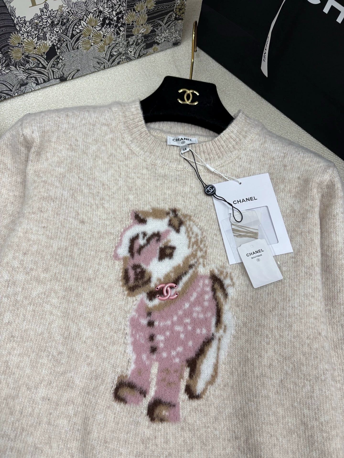 Color-blocked pony jacquard top