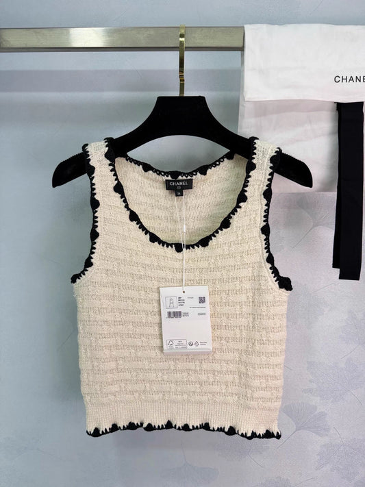 U-neck vest