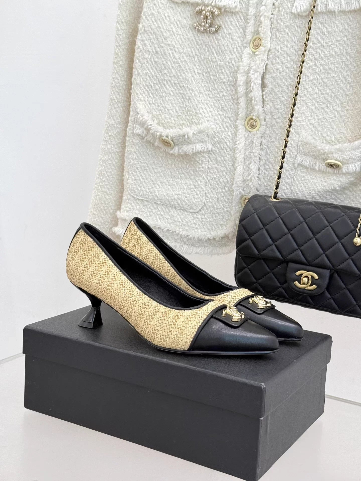 Double C flip-top pointed high heels