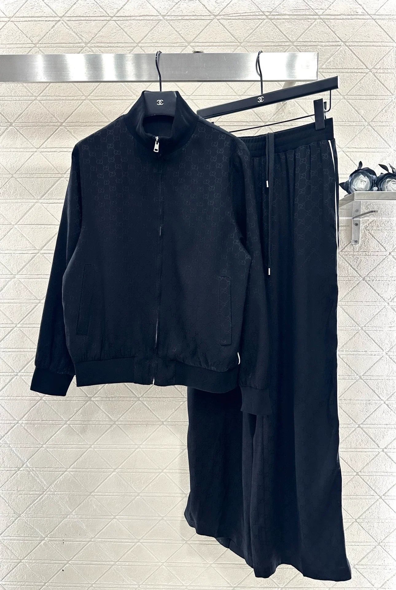 Jacquard suit