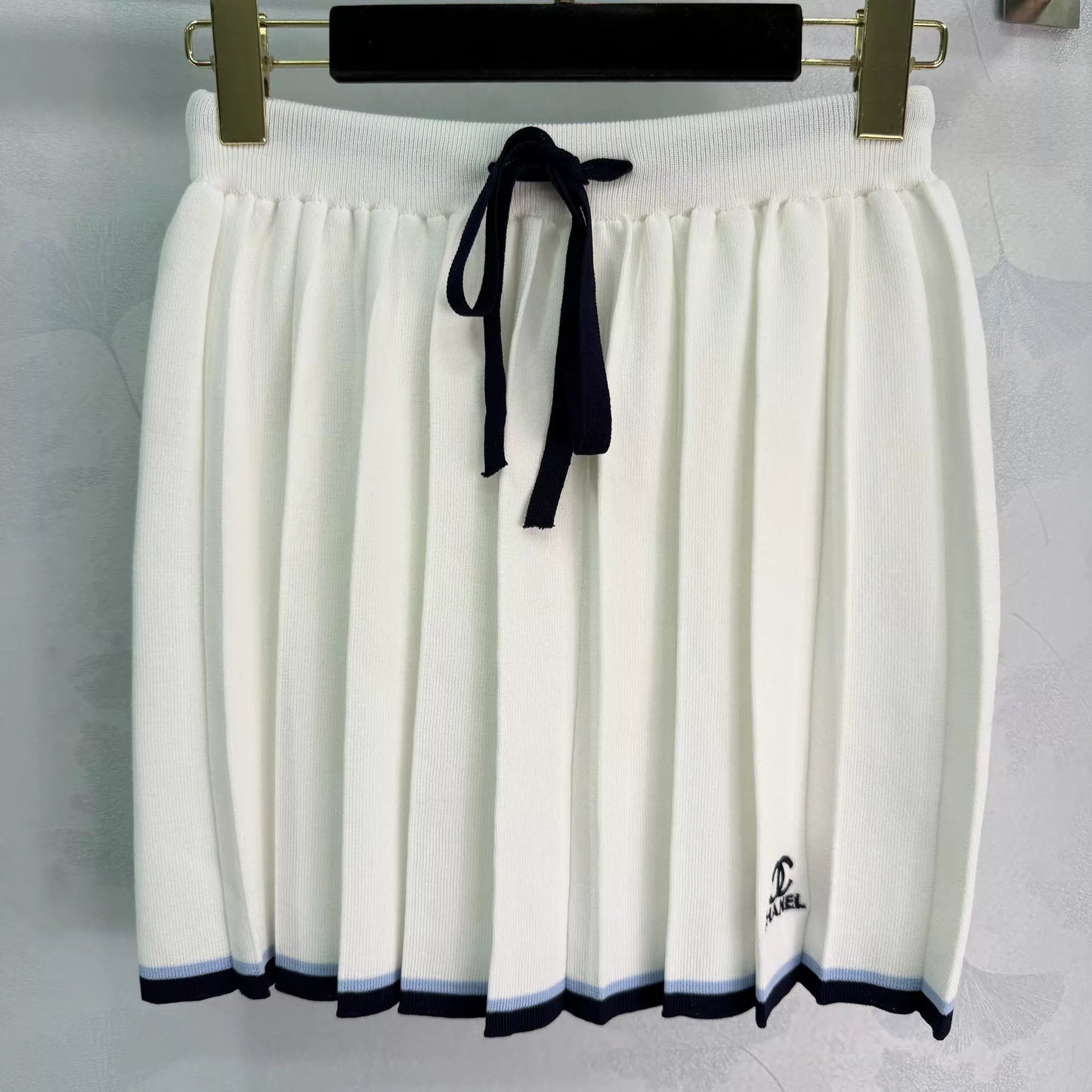 Preppy Style Color-Blocked Knit Set